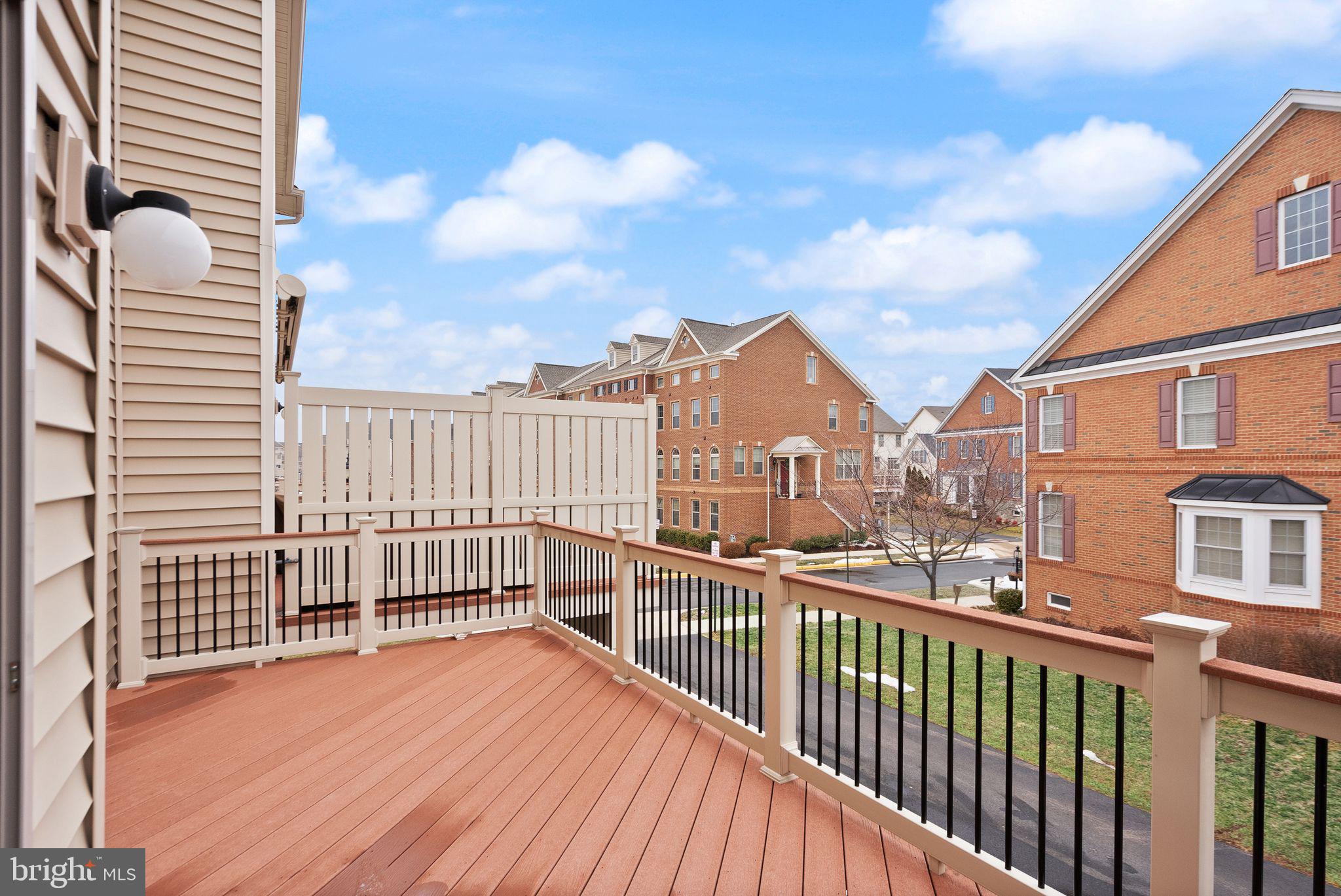 43192 HALKETT SQUARE