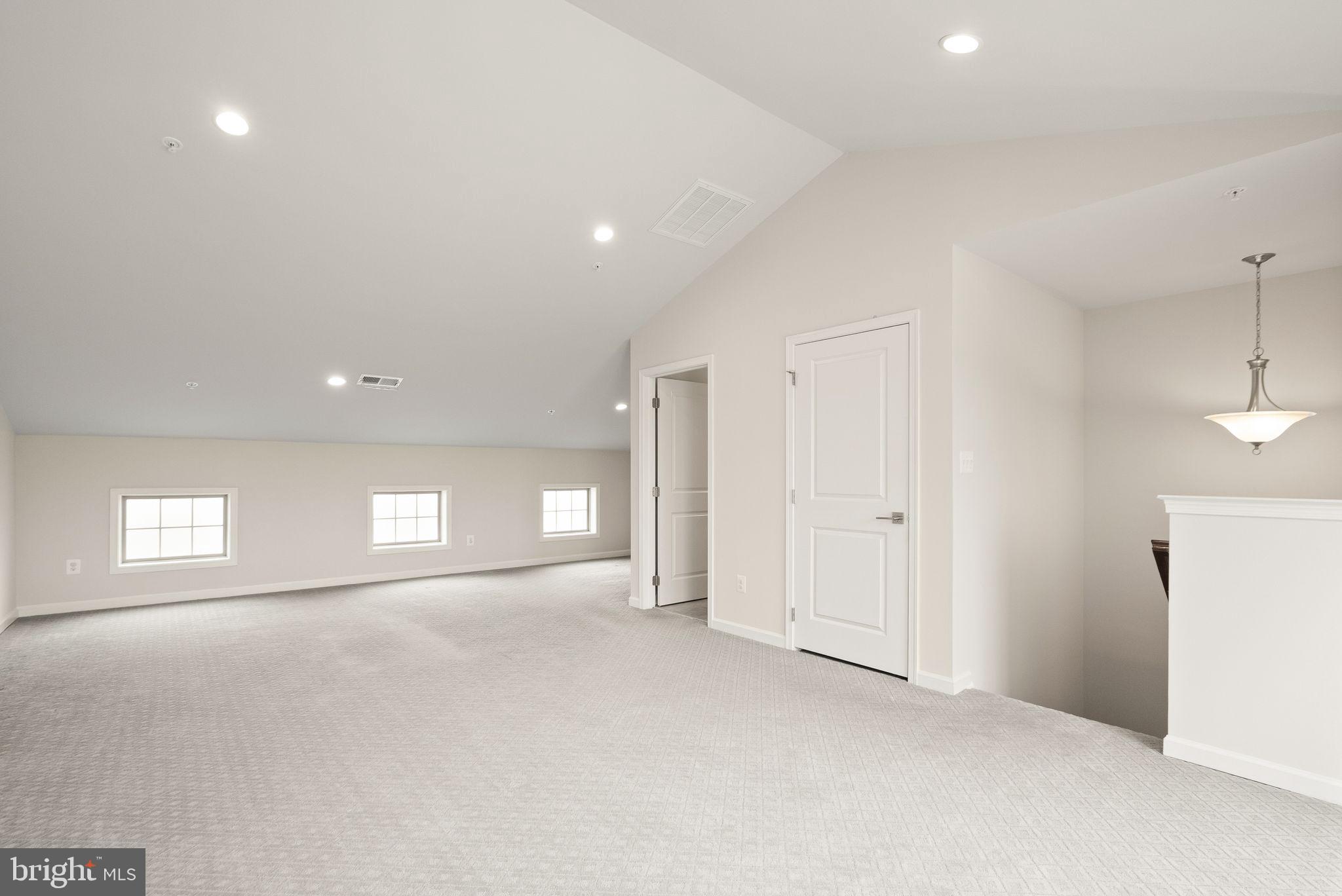 43192 HALKETT SQUARE