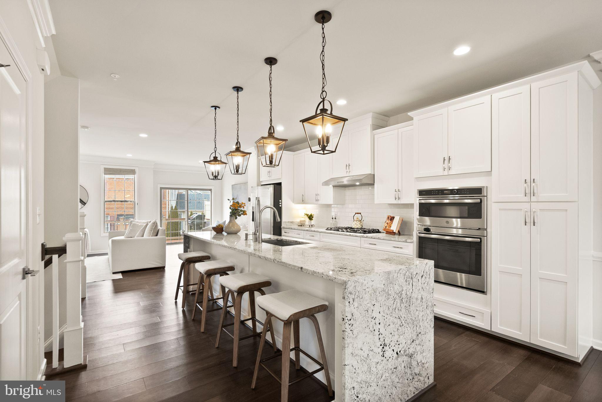 43192 HALKETT SQUARE