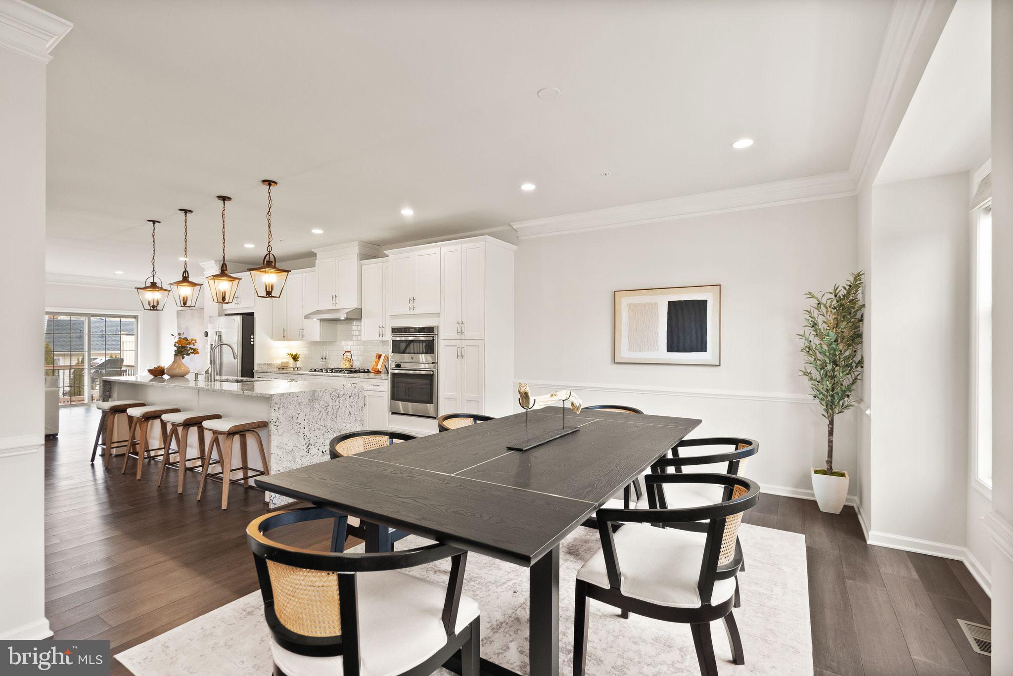 43192 HALKETT SQUARE