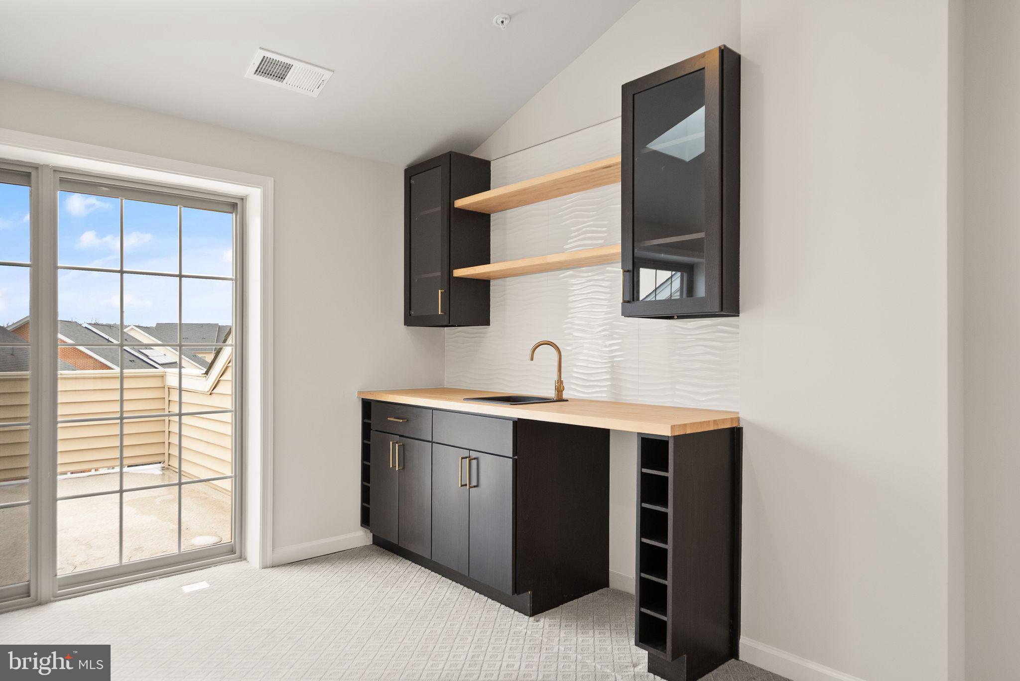 43192 HALKETT SQUARE