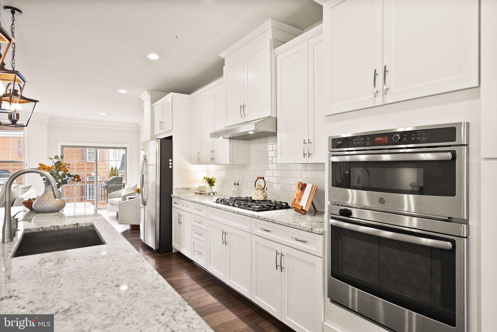 43192 HALKETT SQUARE