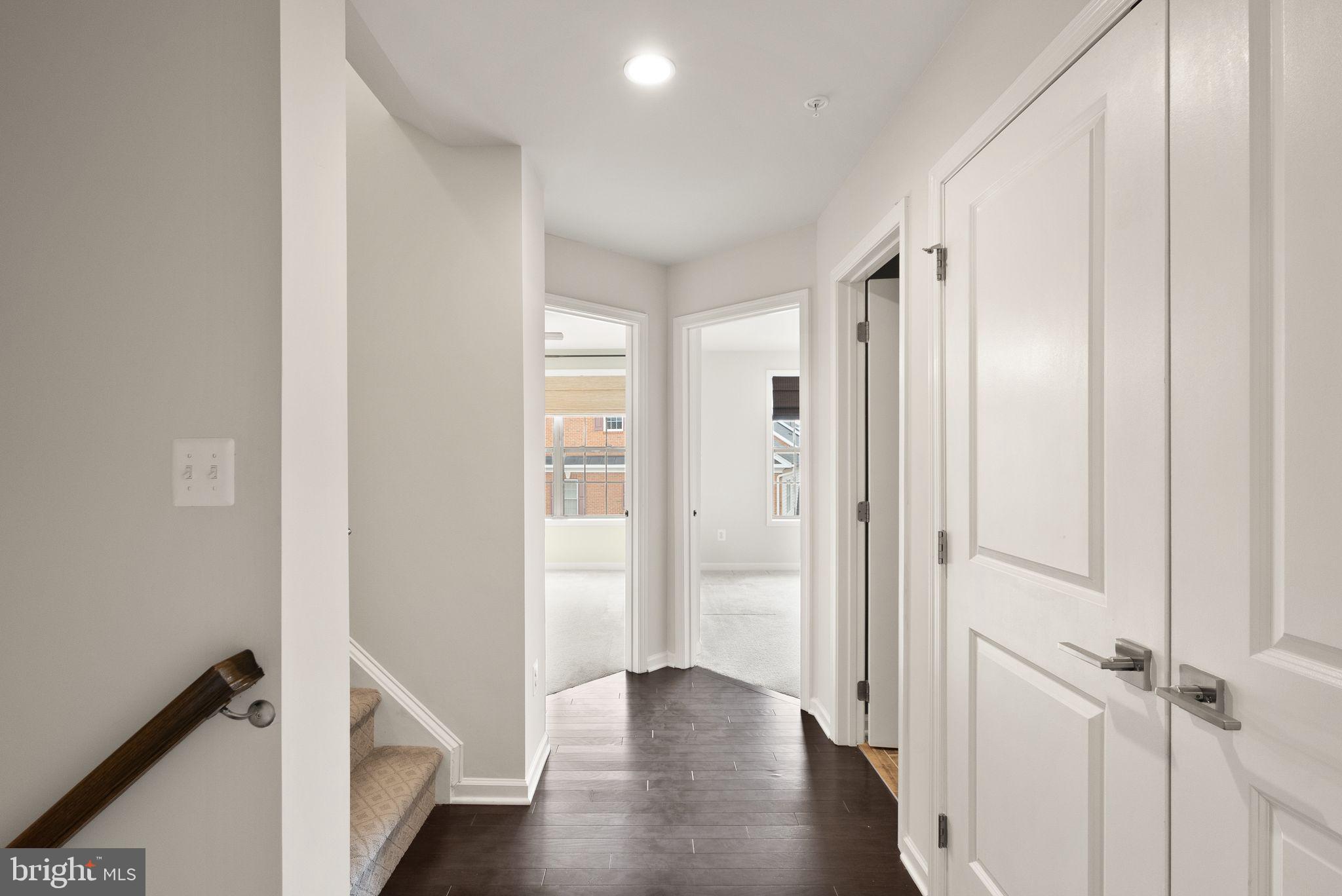 43192 HALKETT SQUARE