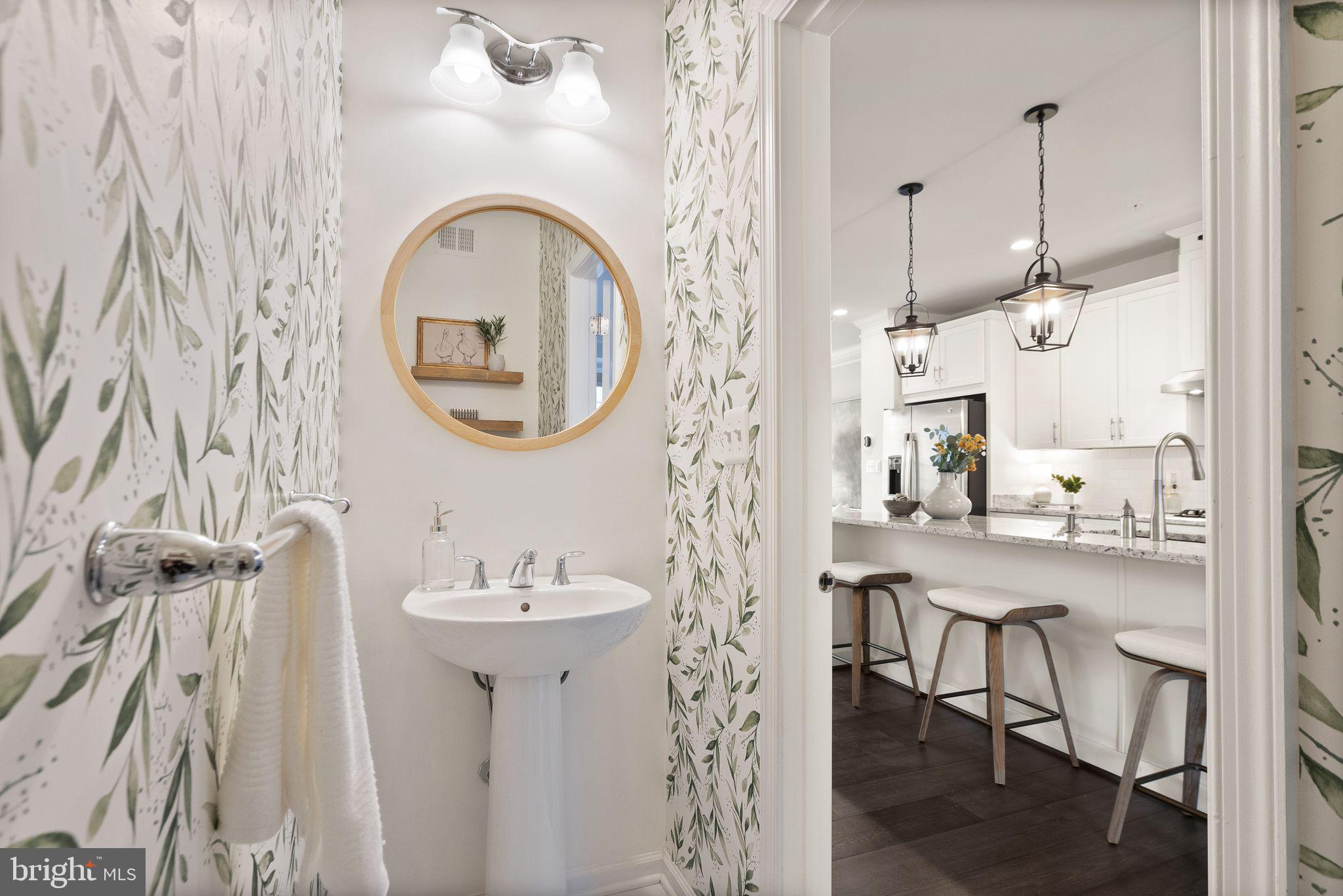 43192 HALKETT SQUARE