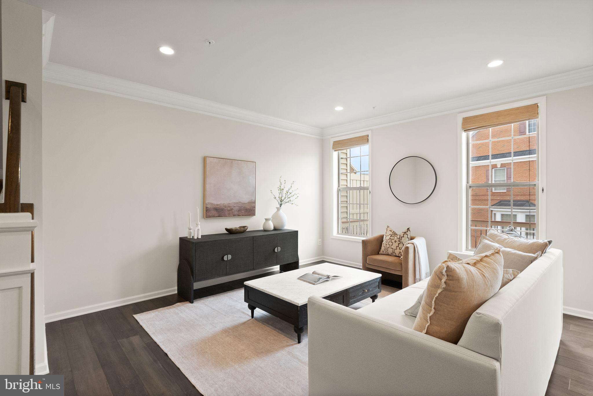 43192 HALKETT SQUARE