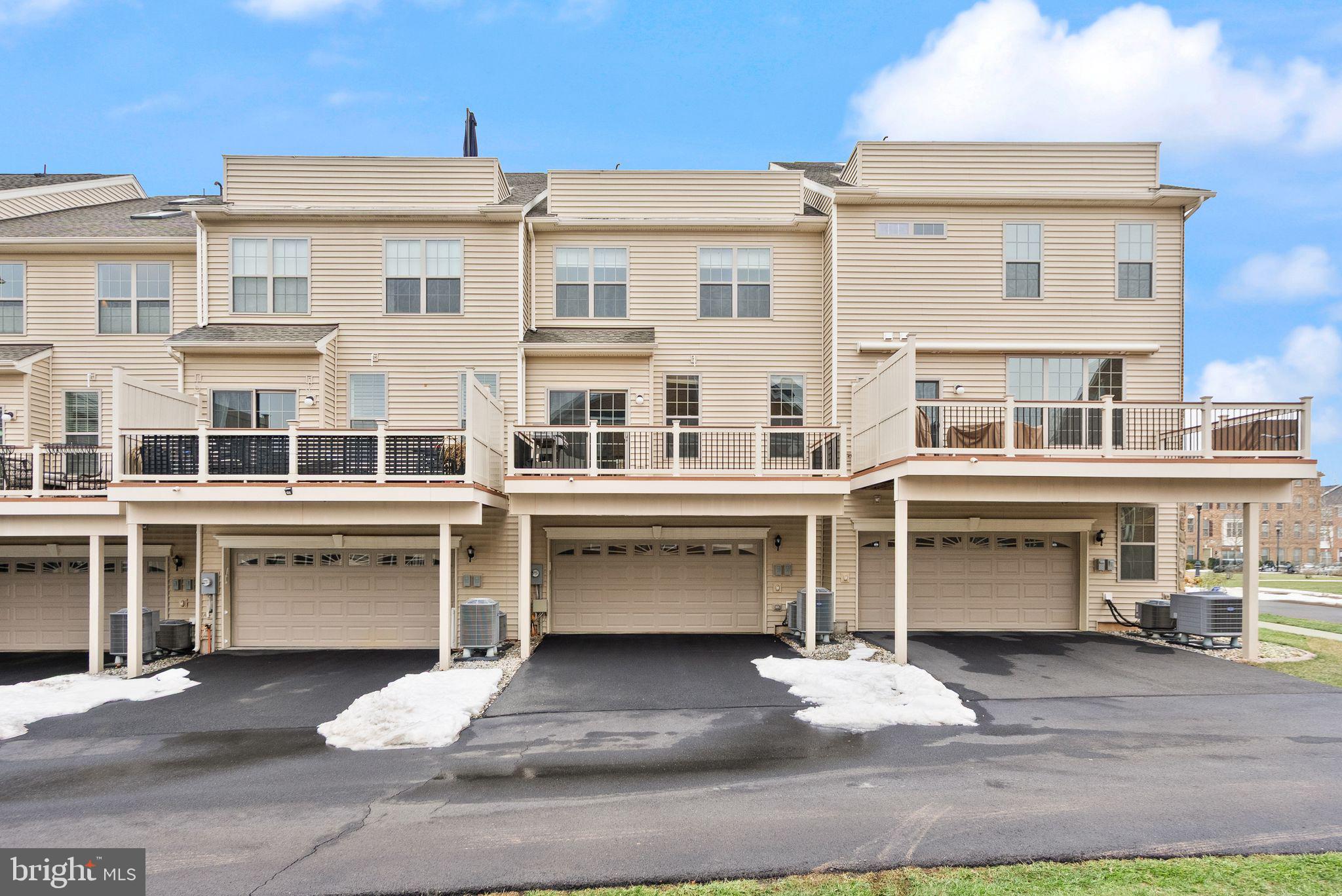 43192 HALKETT SQUARE