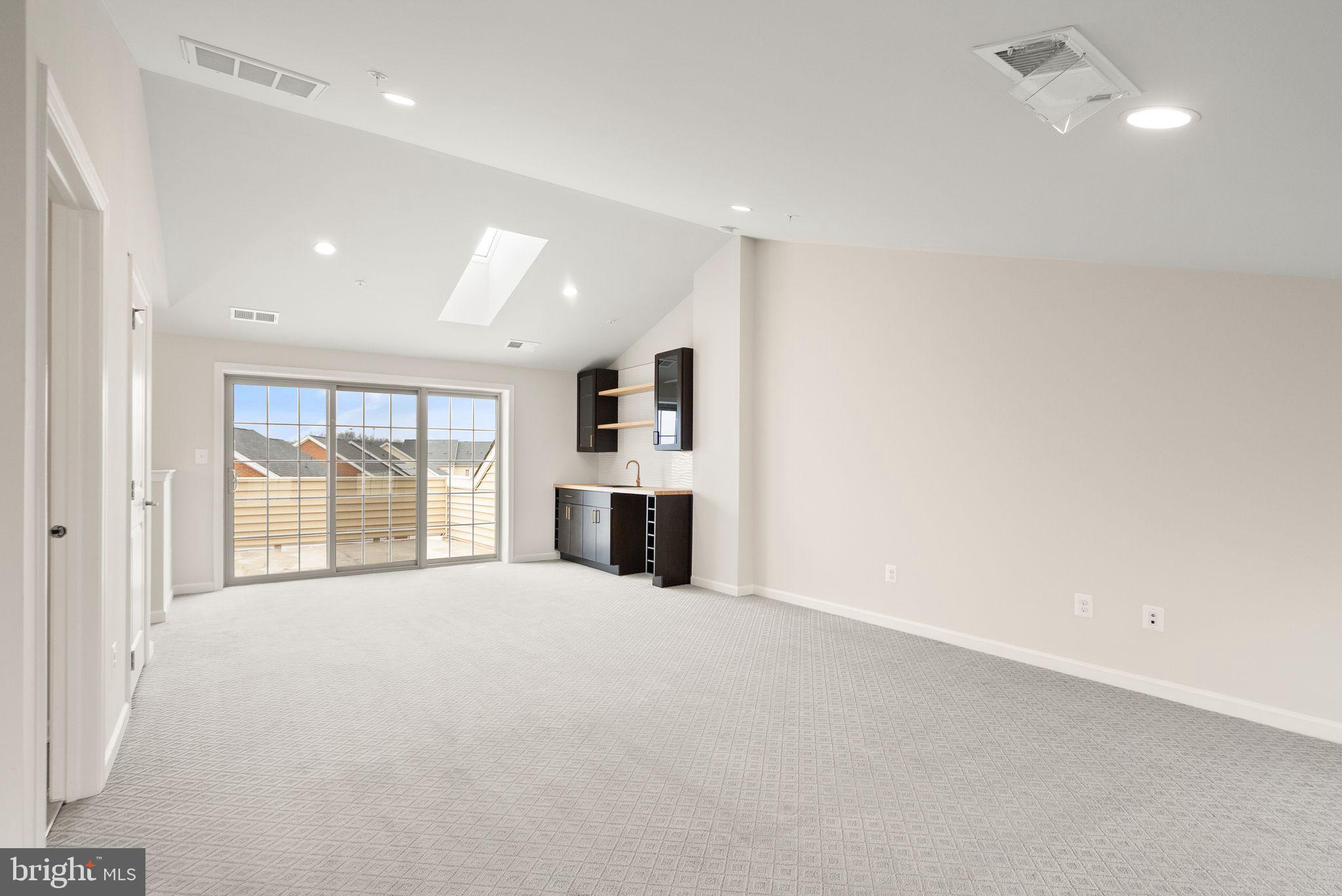 43192 HALKETT SQUARE