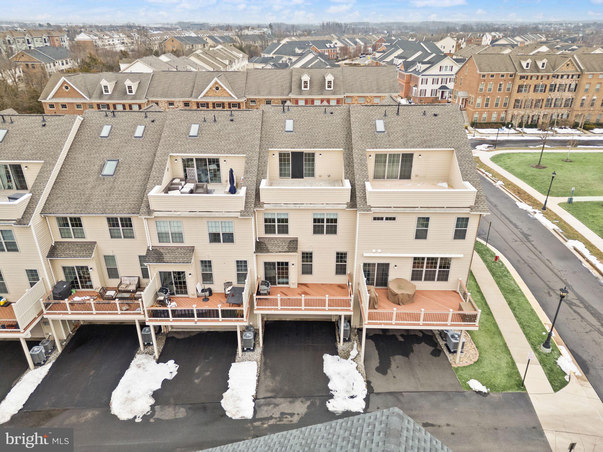 43192 HALKETT SQUARE