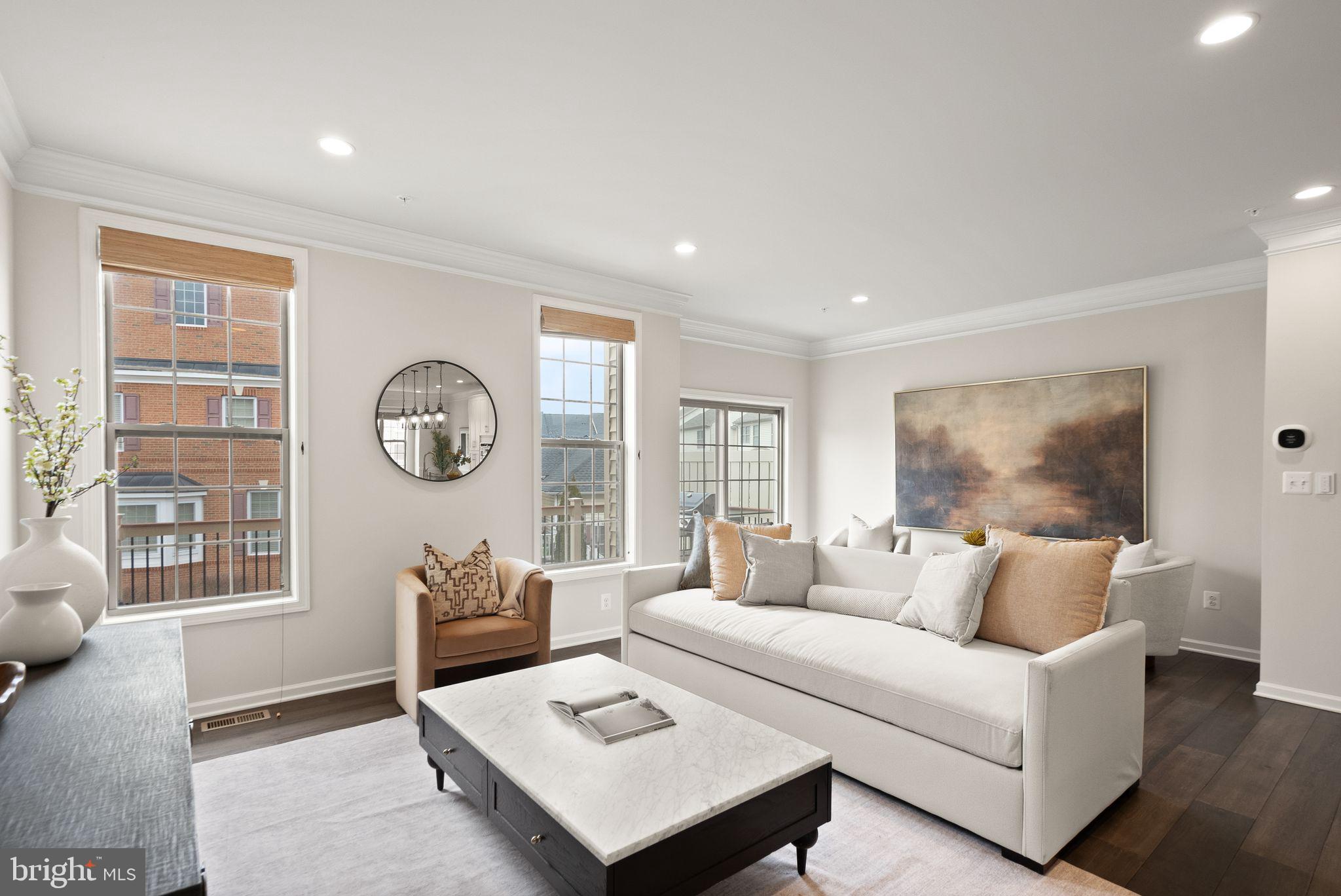 43192 HALKETT SQUARE