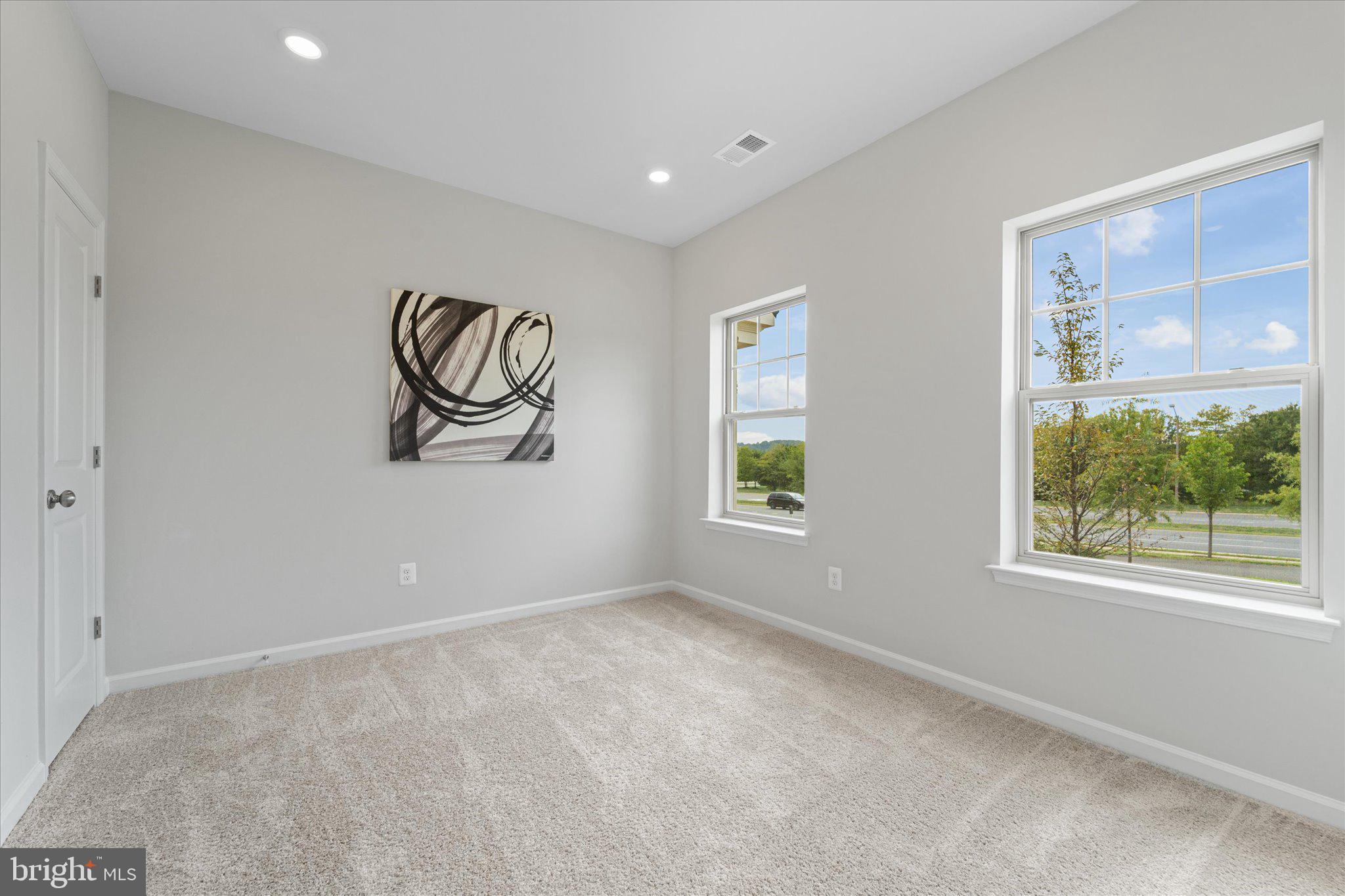 705 SAWBACK SQUARE NE