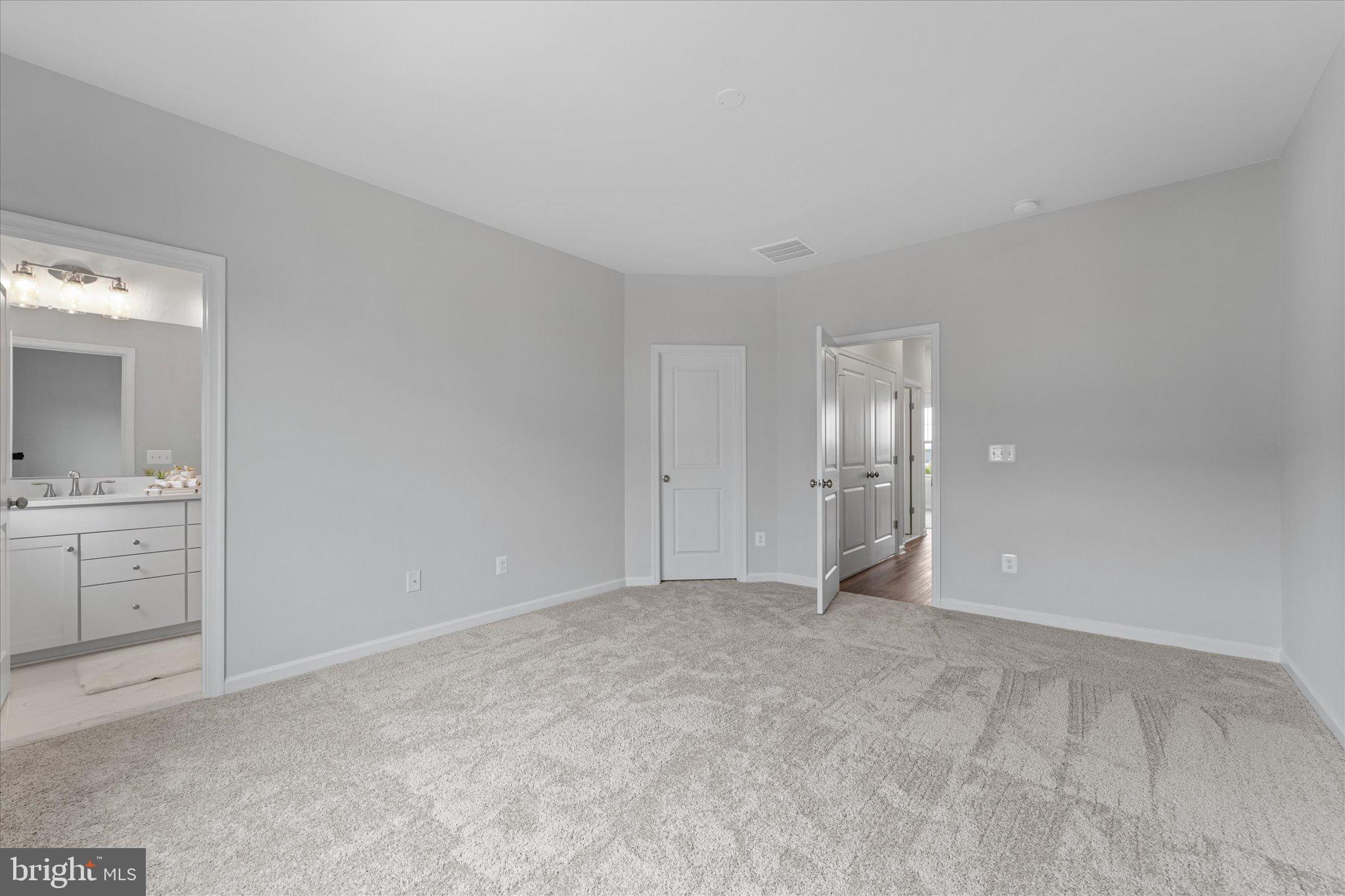 705 SAWBACK SQUARE NE