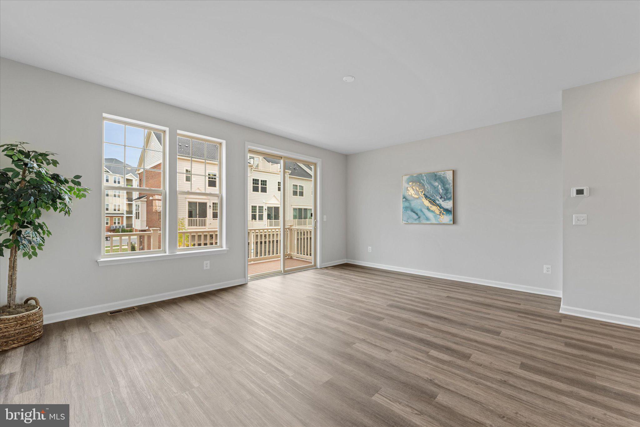 705 SAWBACK SQUARE NE