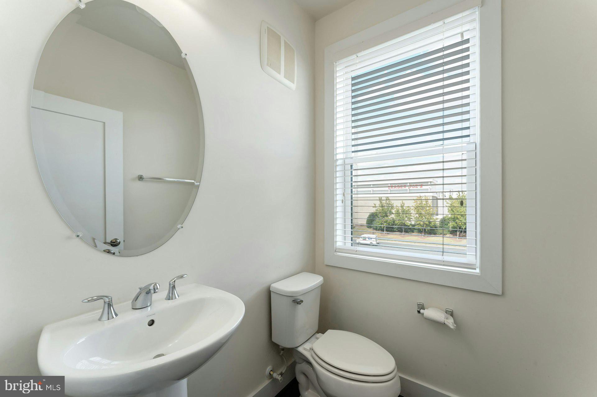 44750 TIVERTON SQUARE