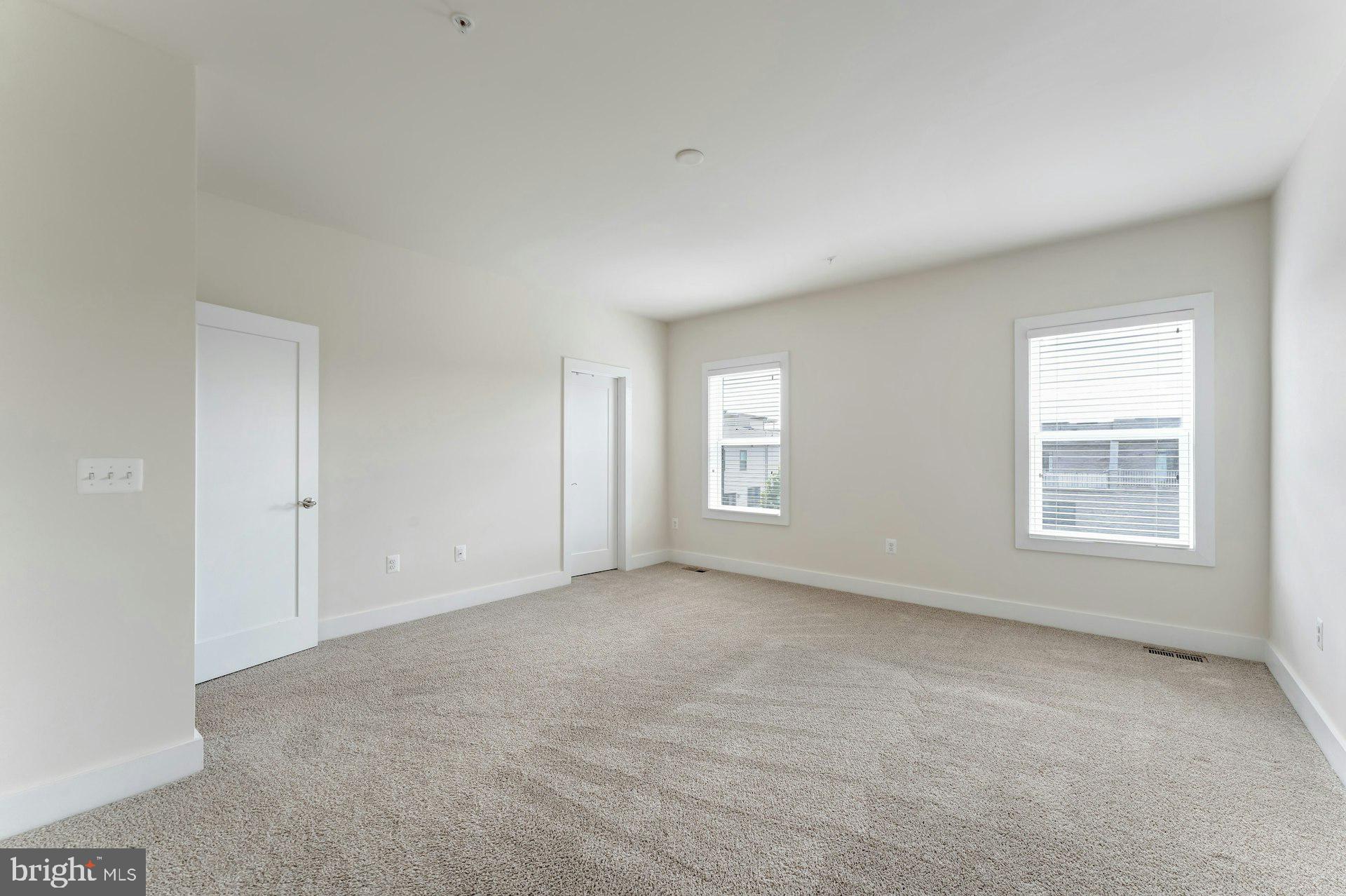 44750 TIVERTON SQUARE