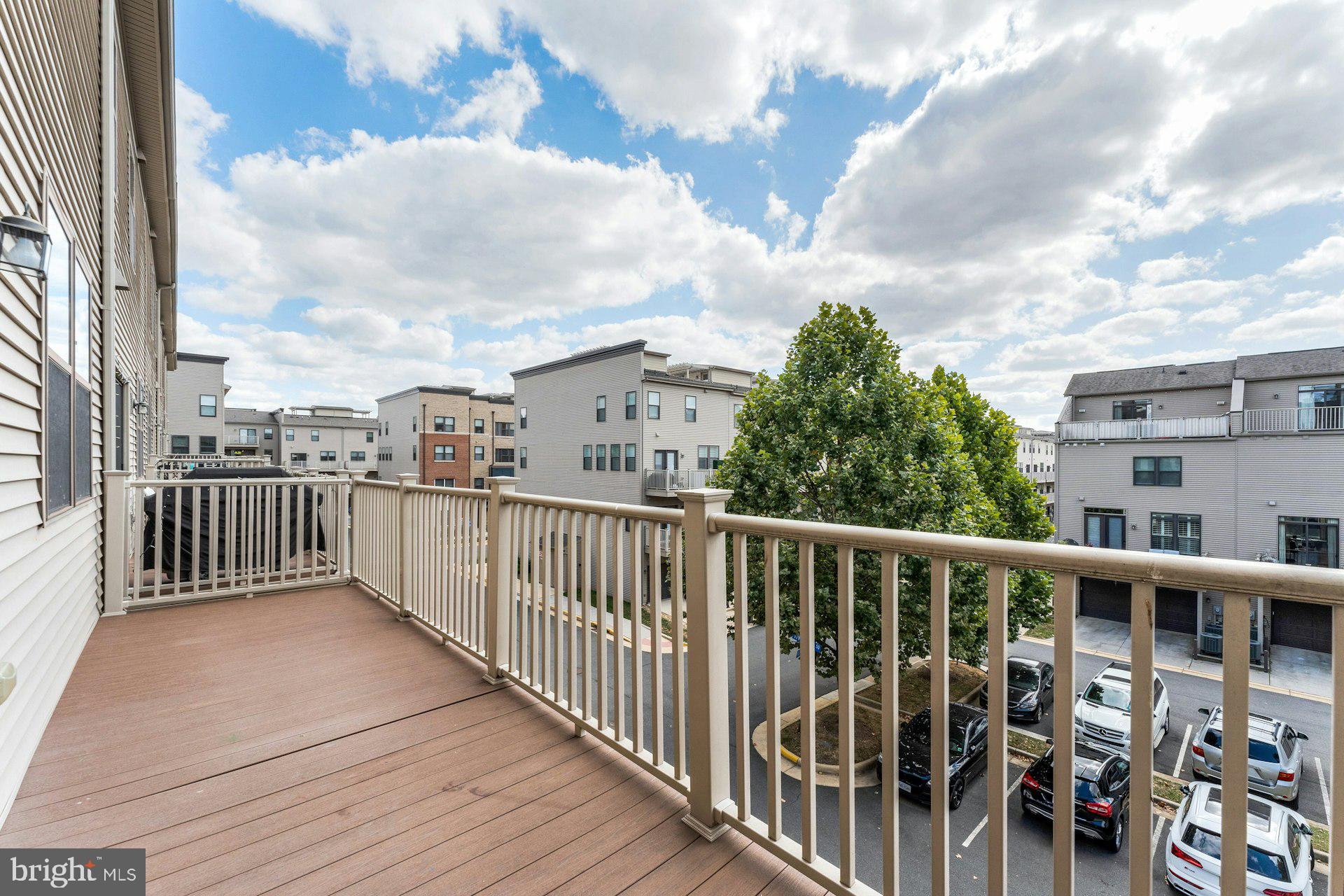 44750 TIVERTON SQUARE