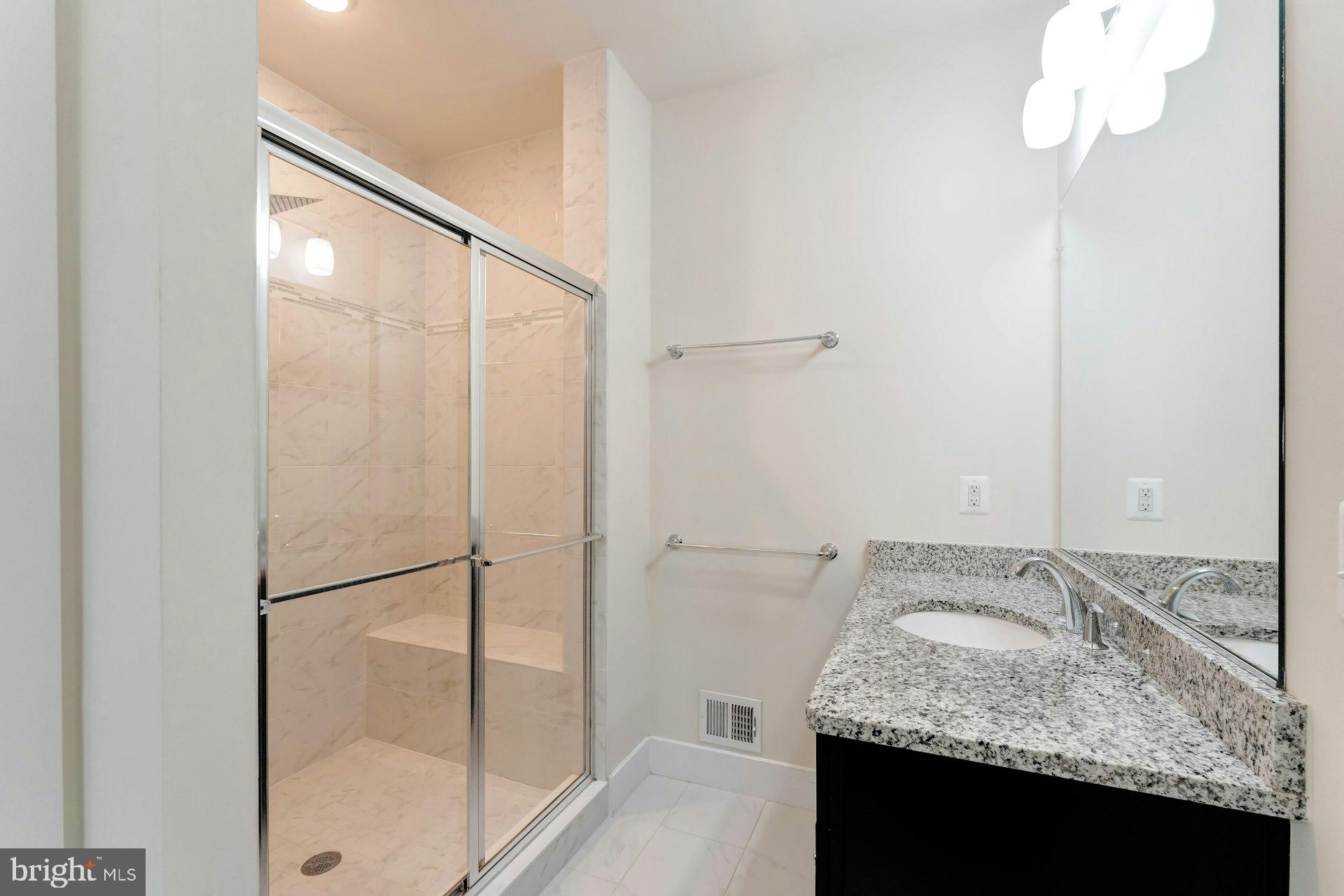 44750 TIVERTON SQUARE