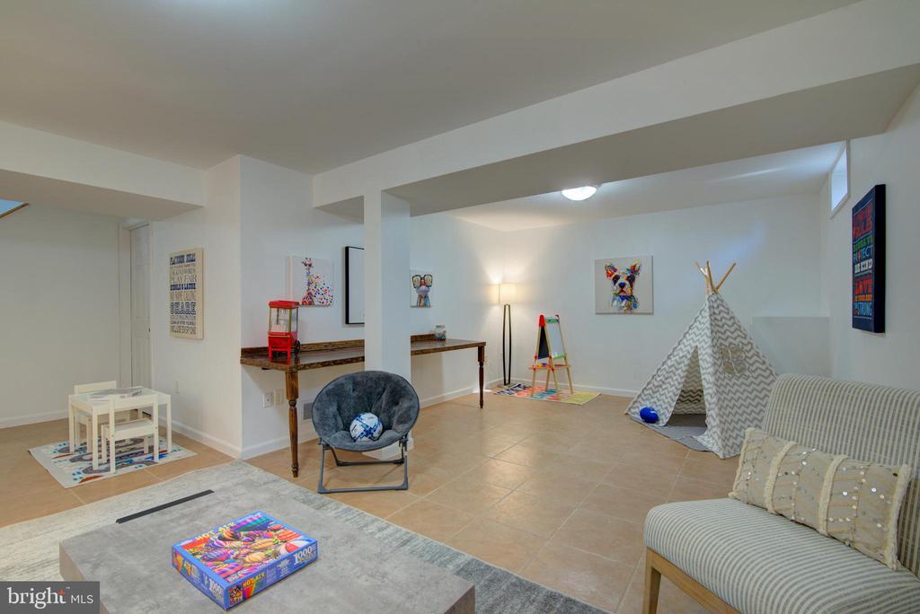 304 AARON COURT