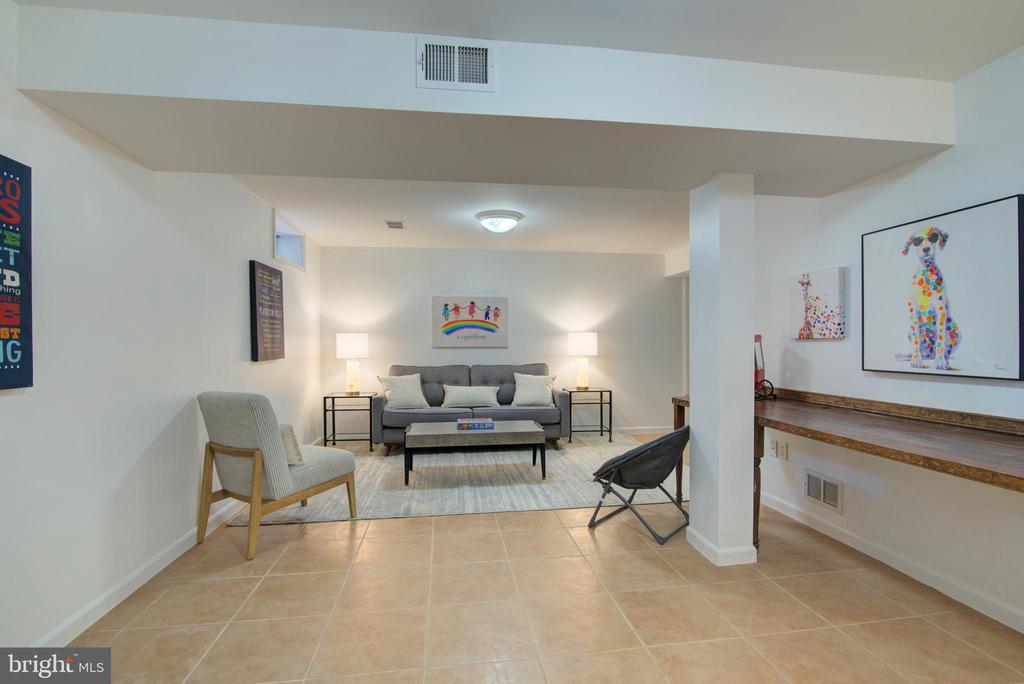 304 AARON COURT
