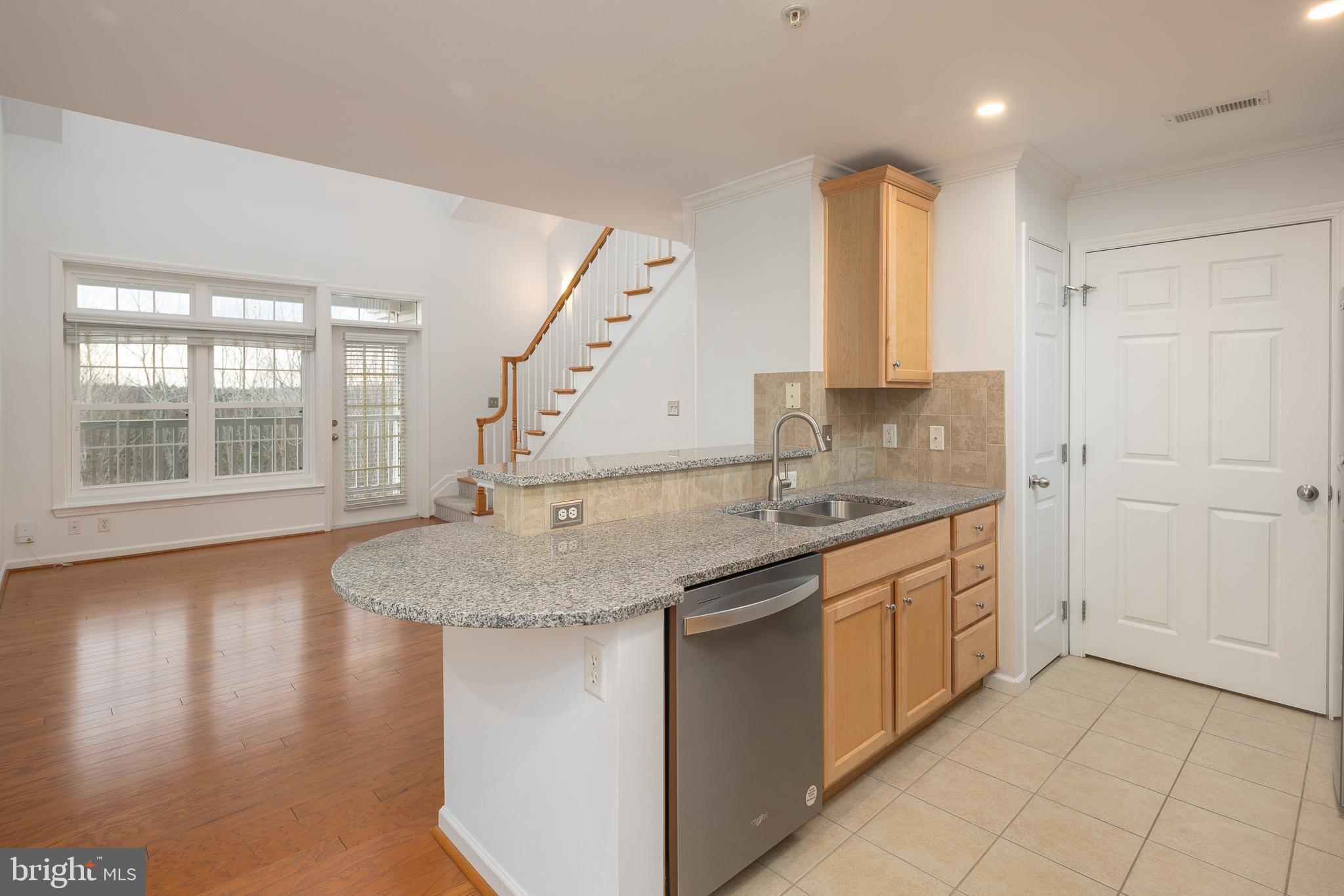 512 SUNSET VIEW TERRACE SE 402