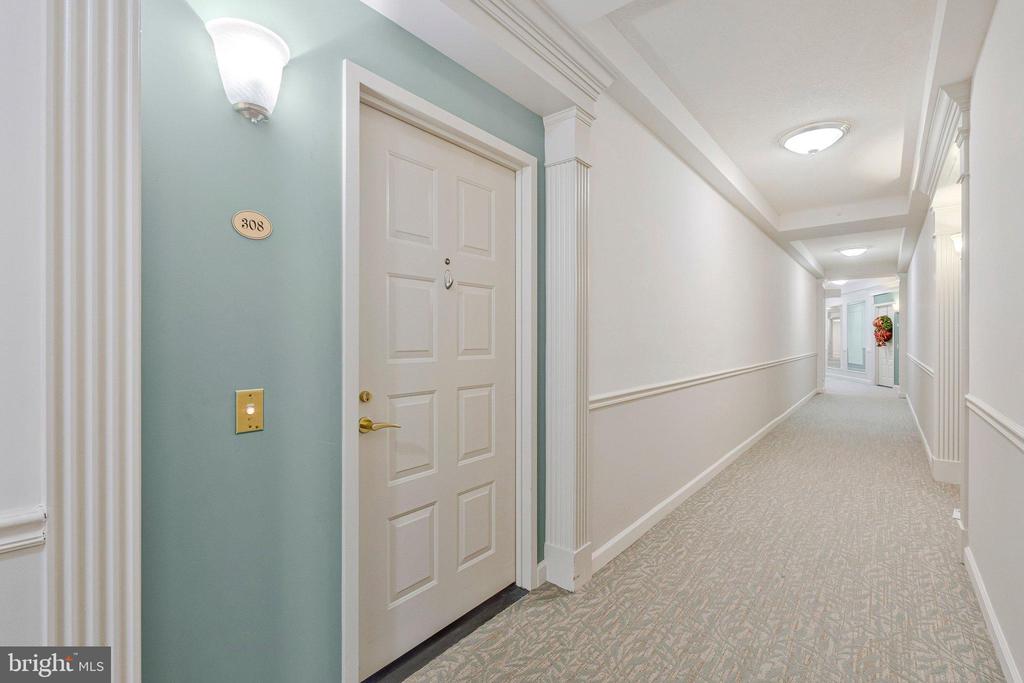 19350 MAGNOLIA SQUARE 308