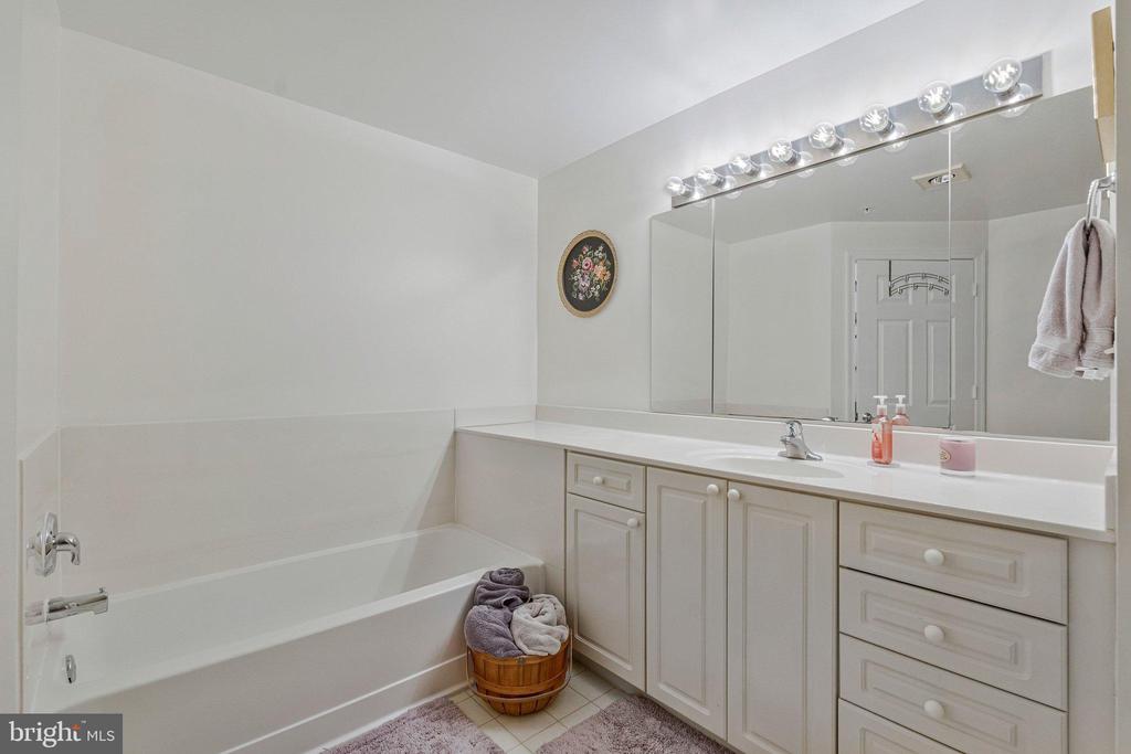 19350 MAGNOLIA SQUARE 308