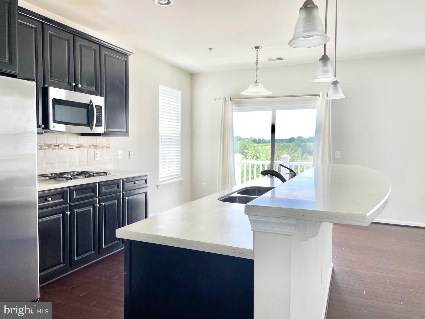 43913 CENTERGATE DRIVE