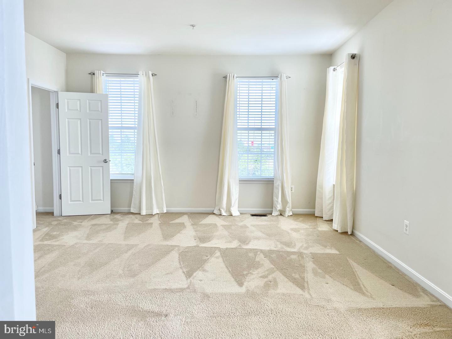 43913 CENTERGATE DRIVE