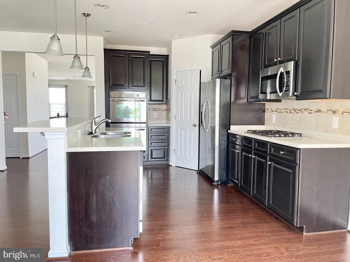 43913 CENTERGATE DRIVE