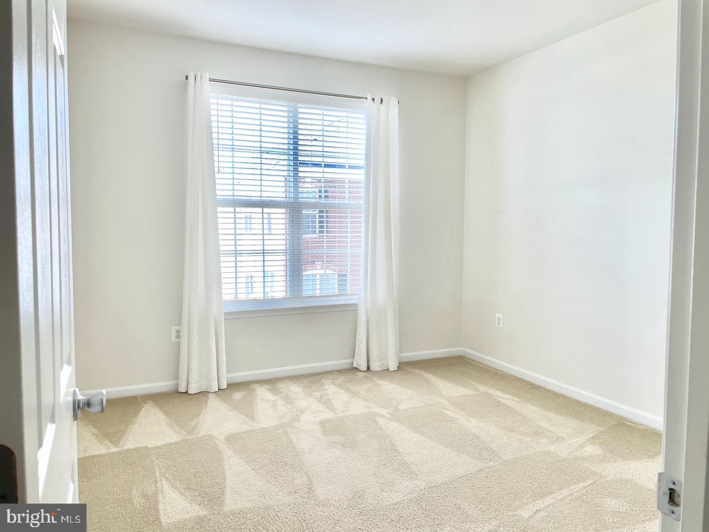 43913 CENTERGATE DRIVE