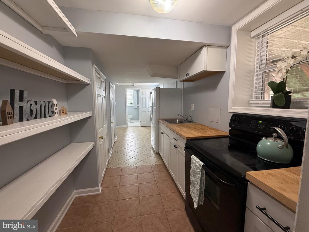 19560 SMITH CIRCLE