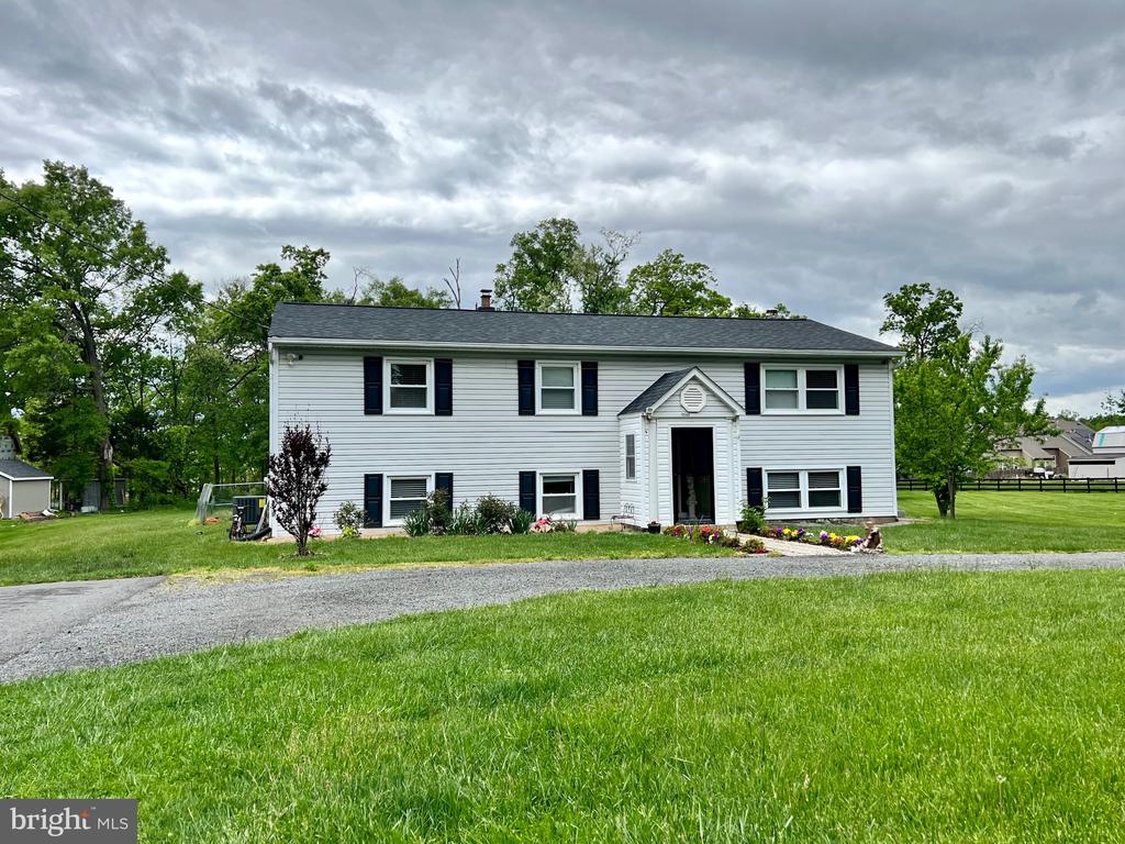19560 SMITH CIRCLE