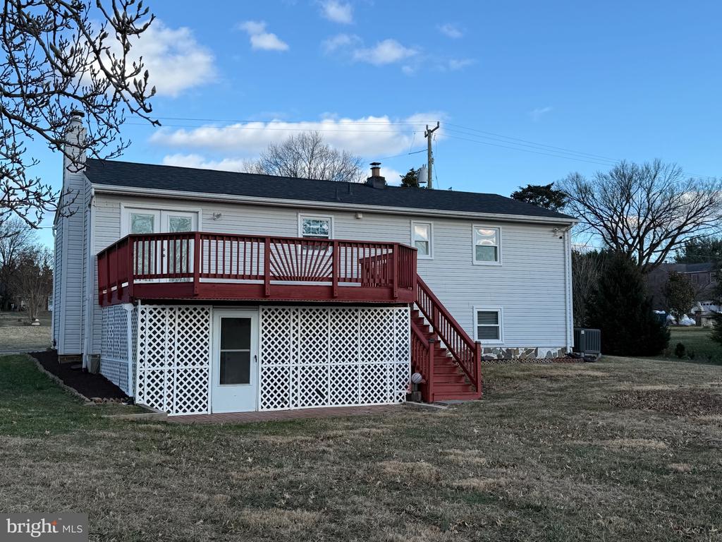 19560 SMITH CIRCLE