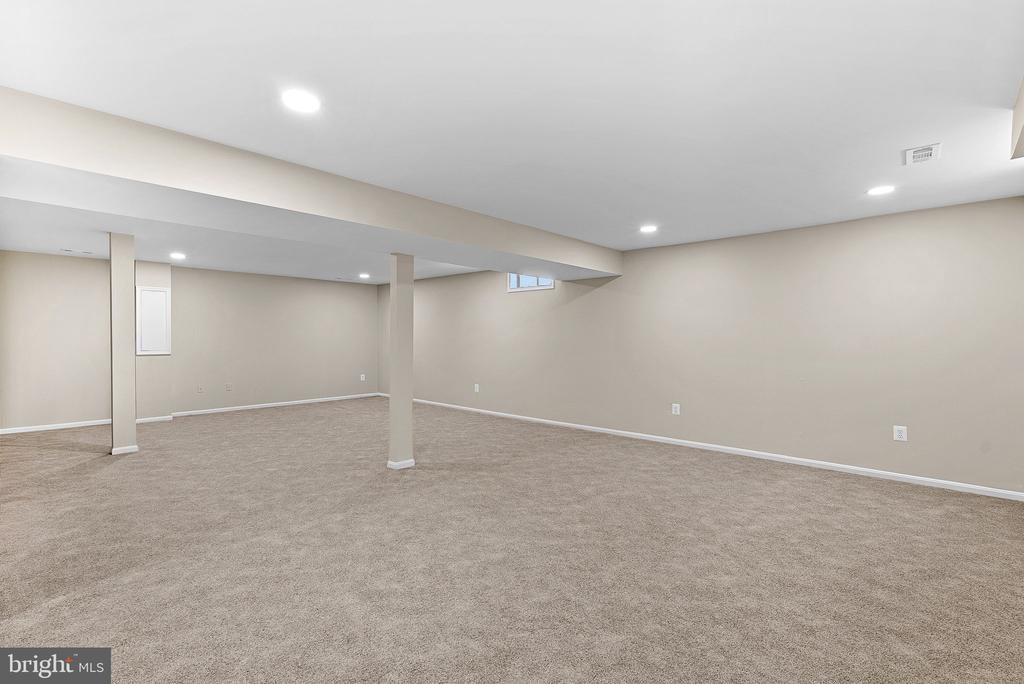 5 GRISWOLD COURT