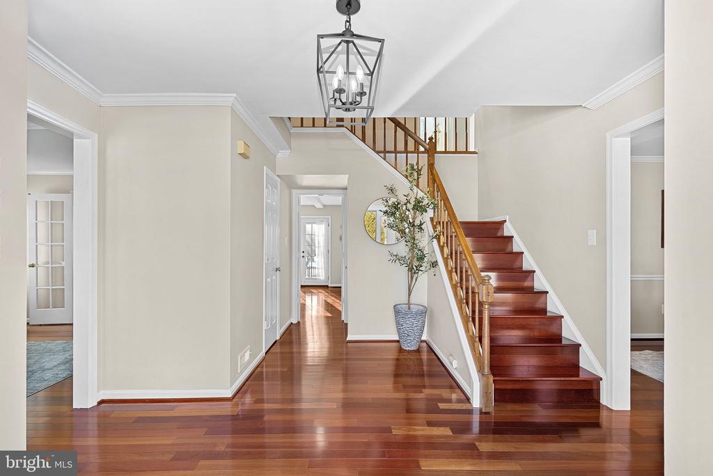 5 GRISWOLD COURT