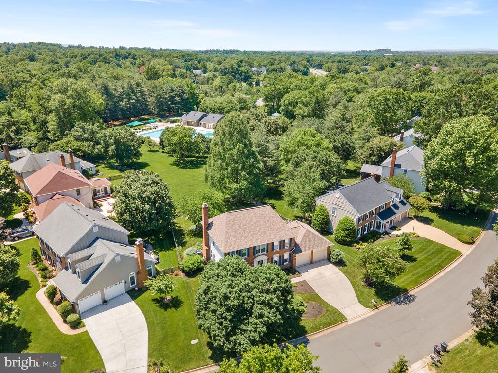 5 GRISWOLD COURT