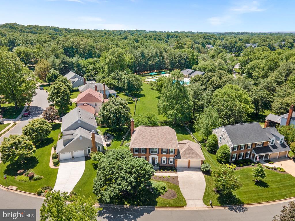 5 GRISWOLD COURT