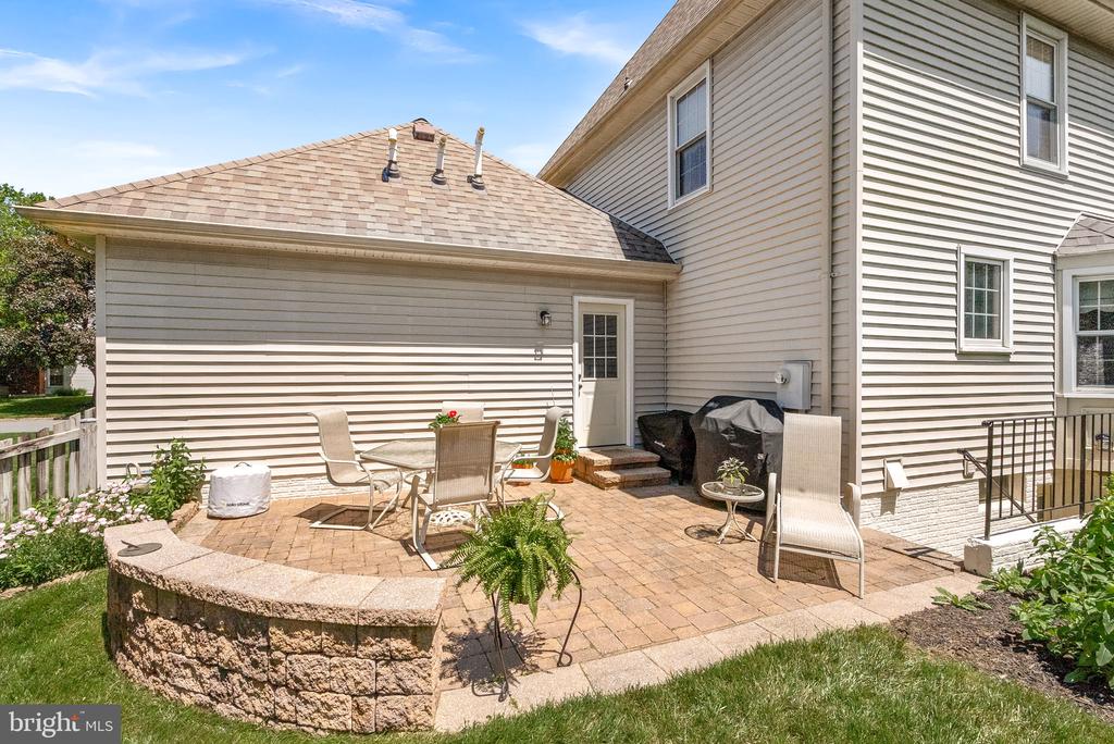 5 GRISWOLD COURT