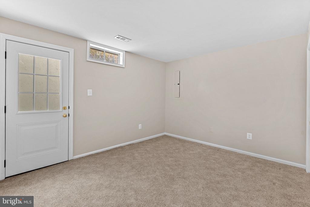 5 GRISWOLD COURT