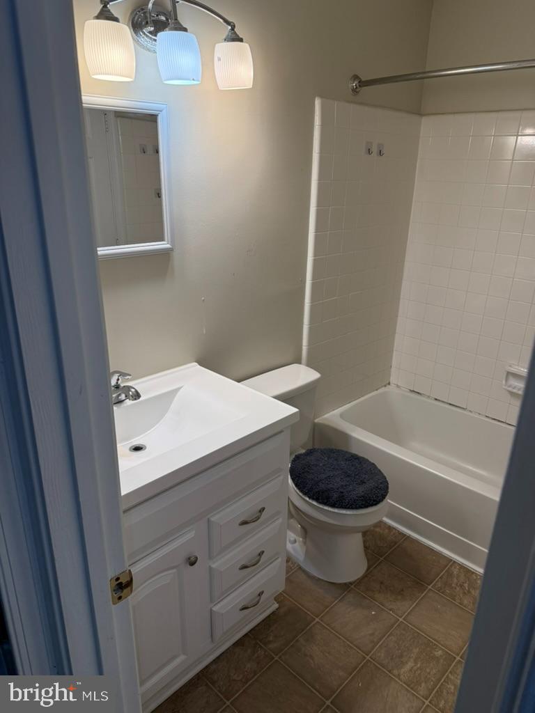 1112 HUNTMASTER TERRACE NE 202