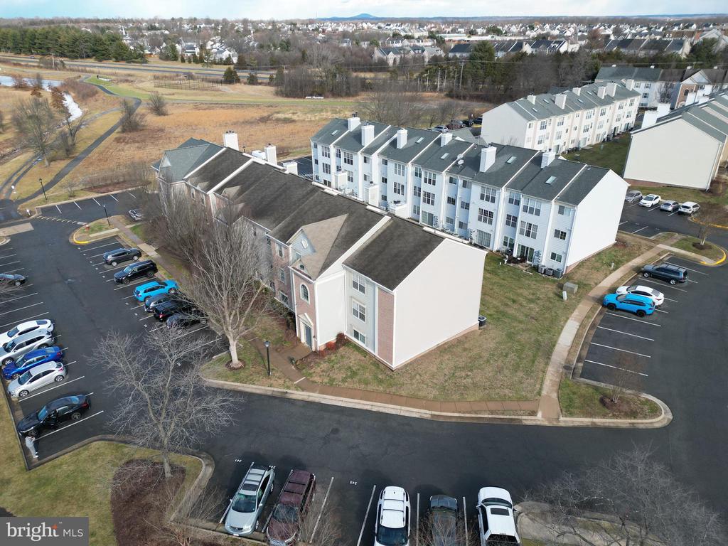 1123 HUNTMASTER TERRACE NE 202