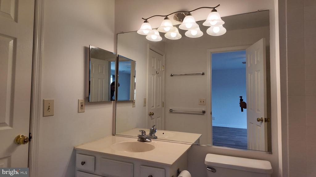 1123 HUNTMASTER TERRACE NE 202