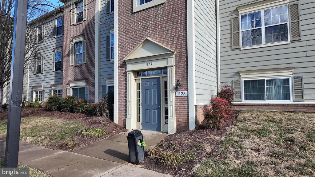 1123 HUNTMASTER TERRACE NE 202