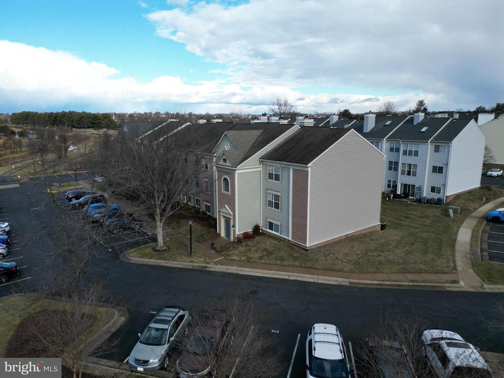 1123 HUNTMASTER TERRACE NE 202