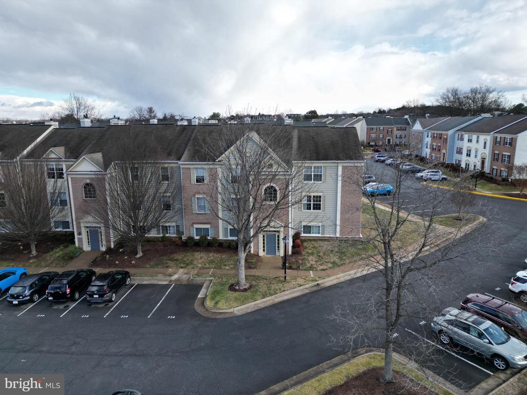 1123 HUNTMASTER TERRACE NE 202