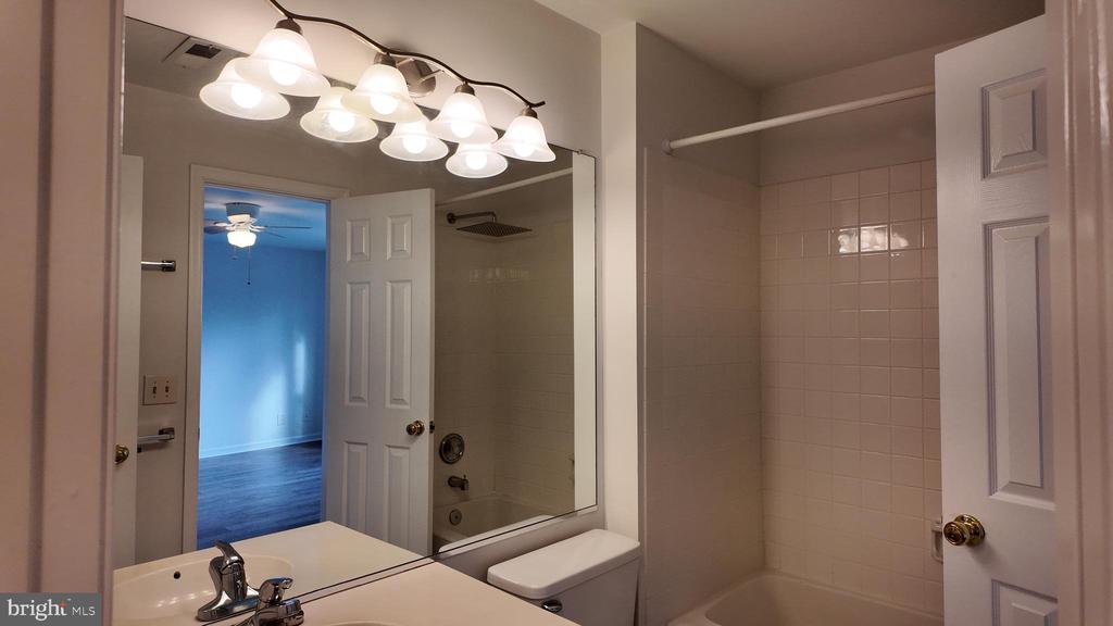 1123 HUNTMASTER TERRACE NE 202