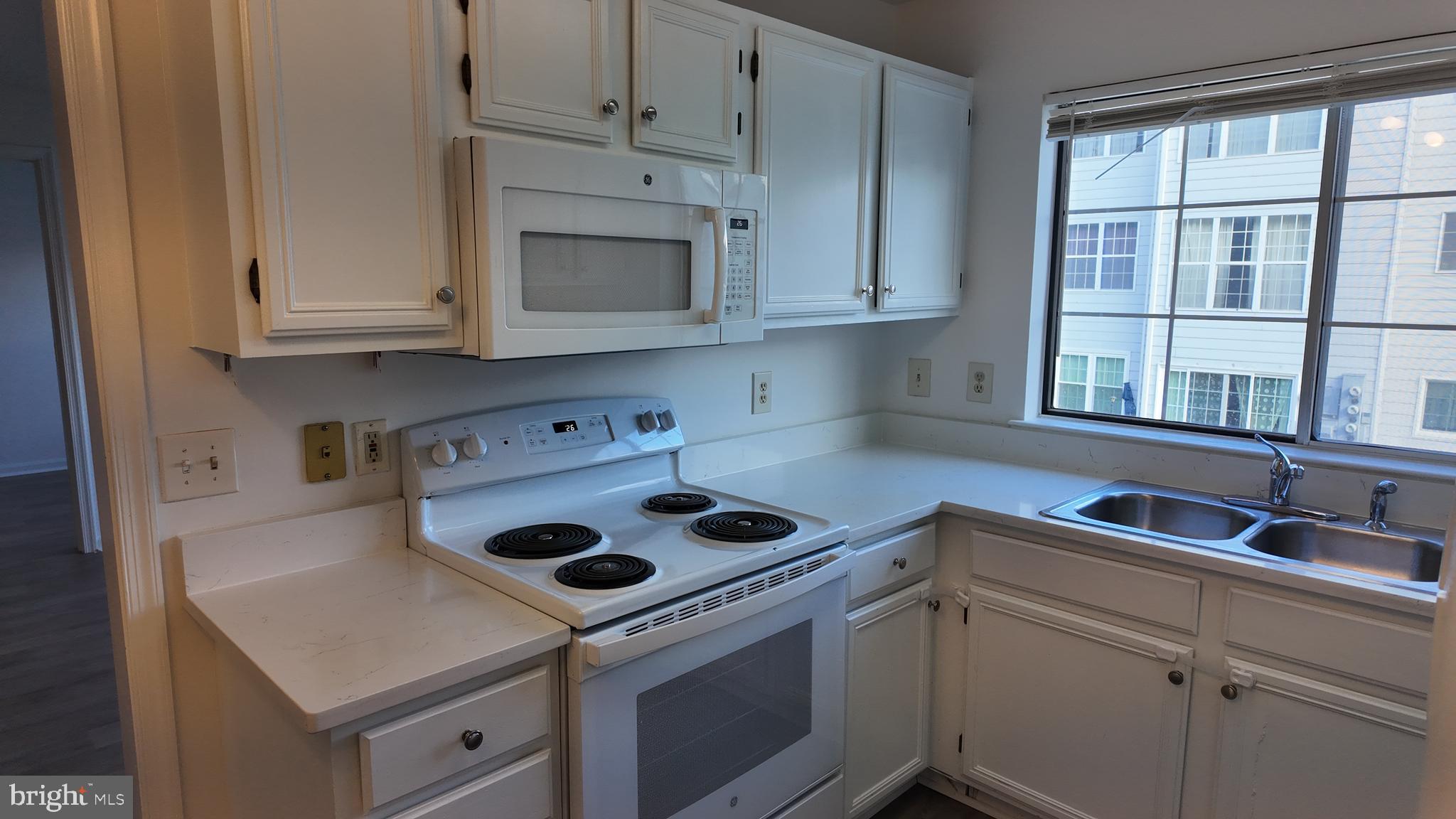 1123 HUNTMASTER TERRACE NE 202