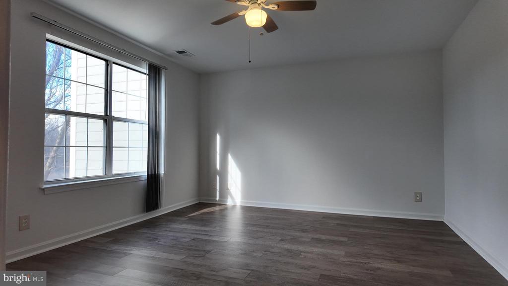 1123 HUNTMASTER TERRACE NE 202