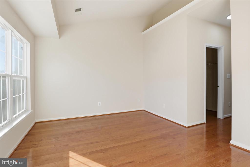 20432 HOMELAND TERRACE
