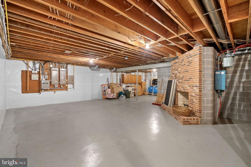 16309 HAMILTON STATION ROAD