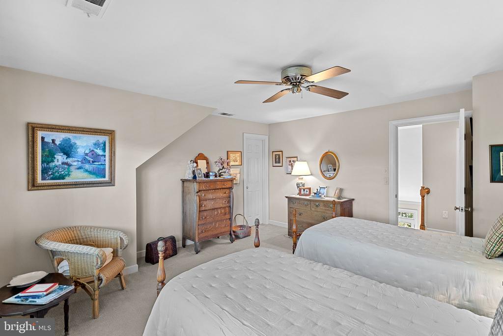 16309 HAMILTON STATION ROAD